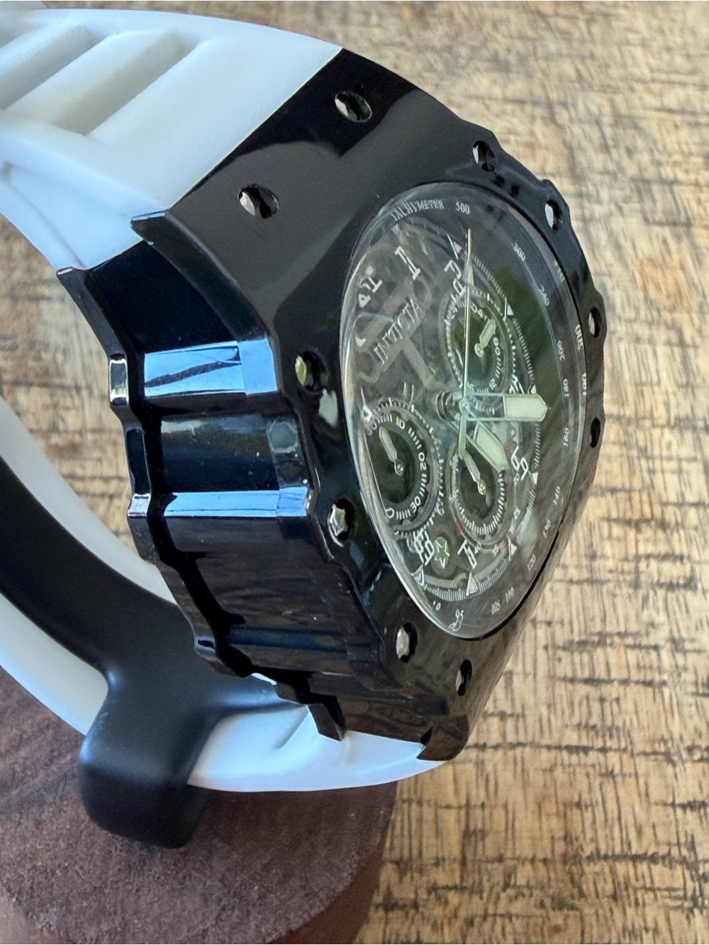 NEW Invicta Vaulthon Chronograph - Black Case, White Silicone Strap 44mm - NIB - Picture 4 of 8